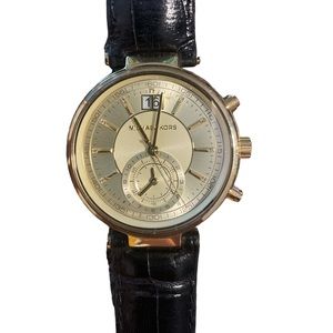 Gently worn Michael Kors Sawyer watch! ✨